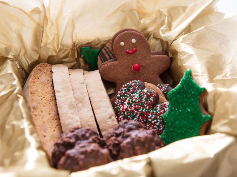 The Best Christmas Cookies For Edible Gifts